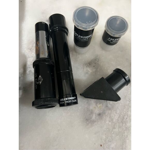 Celestron C90 Telescope 1000mm f/11 w/ Eyepieces Finder Scope Barlow T-Adapter - Picture 4 of 12